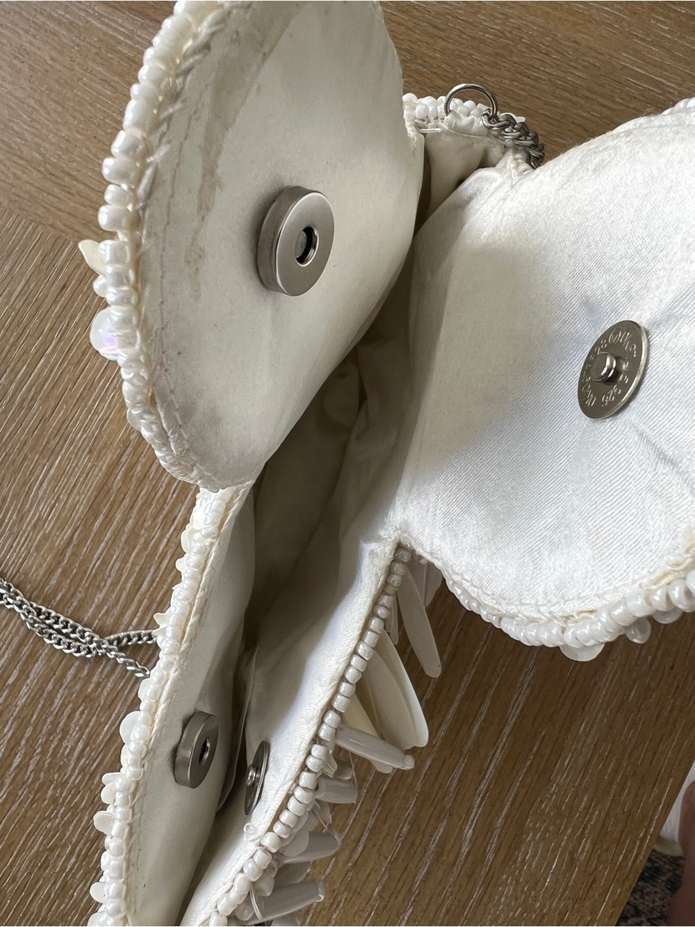 White Beaded Swan Crossbody with Chain Strap - Picture 4 of 4